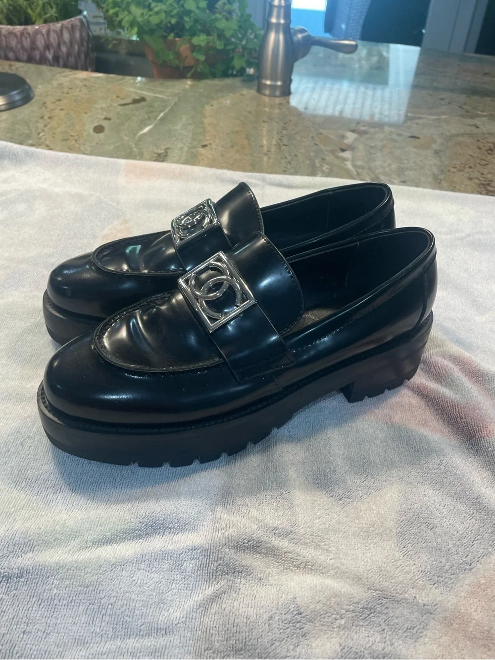 Chanel Loafers CC Logo Black Leather - size 10